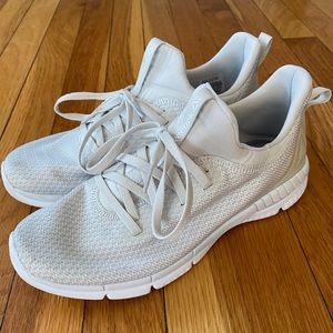 Reebok MemoryTech Massage Sneaker